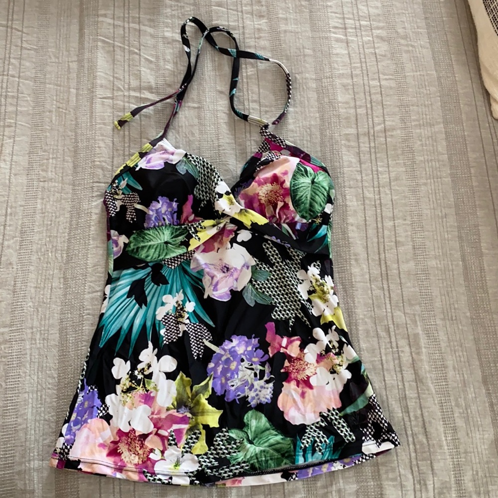 Hapari Swim top Women’s medium